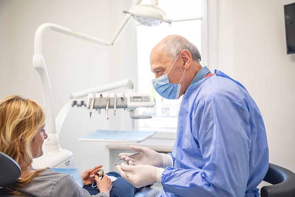 visita prima di devitalizzare un dente nel nostro studio di Forlì